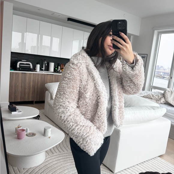 Furry cream / beige jacket - Picture 7 of 7